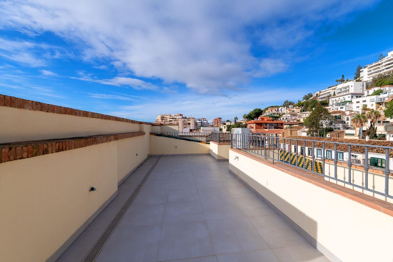 3 sypialnia Penthouse na sprzedaż w Miasto Malaga z garażem - 2 250 000 € (Ref: 9449381)