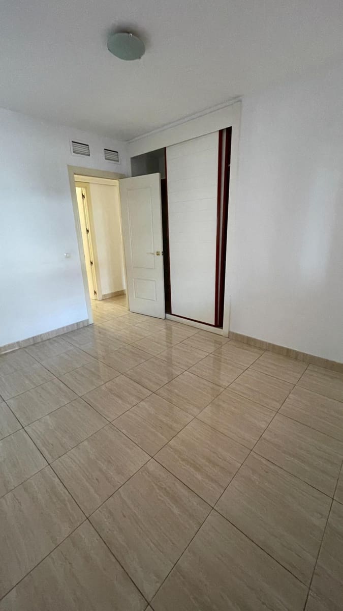 4 soveværelse Lejlighed til salg i Malaga by - € 670.000 (Ref: 9481258)