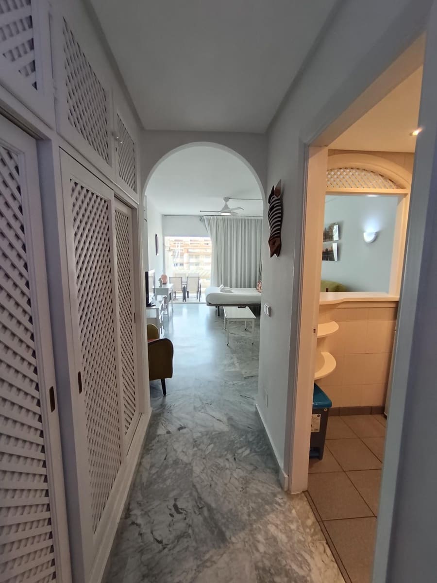 Studio til salg i Benalmadena med swimmingpool - € 400.000 (Ref: 9502446)