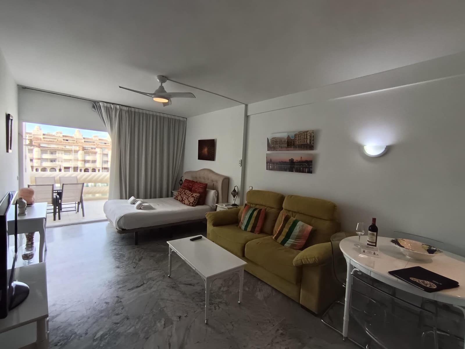 Studio til salg i Benalmadena med swimmingpool - € 400.000 (Ref: 9502446)