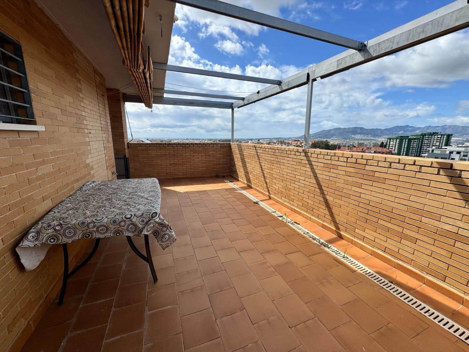 3 sypialnia Penthouse na sprzedaż w Miasto Malaga z basenem garażem - 595 000 € (Ref: 9508943)