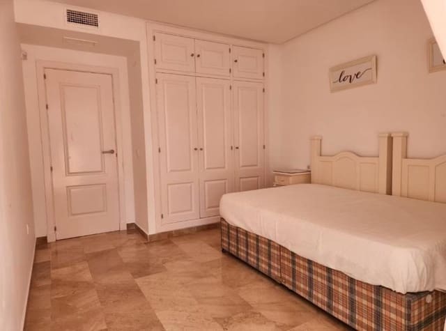 Piso de 2 habitaciones en Torrequebrada, Benalmádena en venta con piscina garaje - 419.500 € (Ref: 9508944)