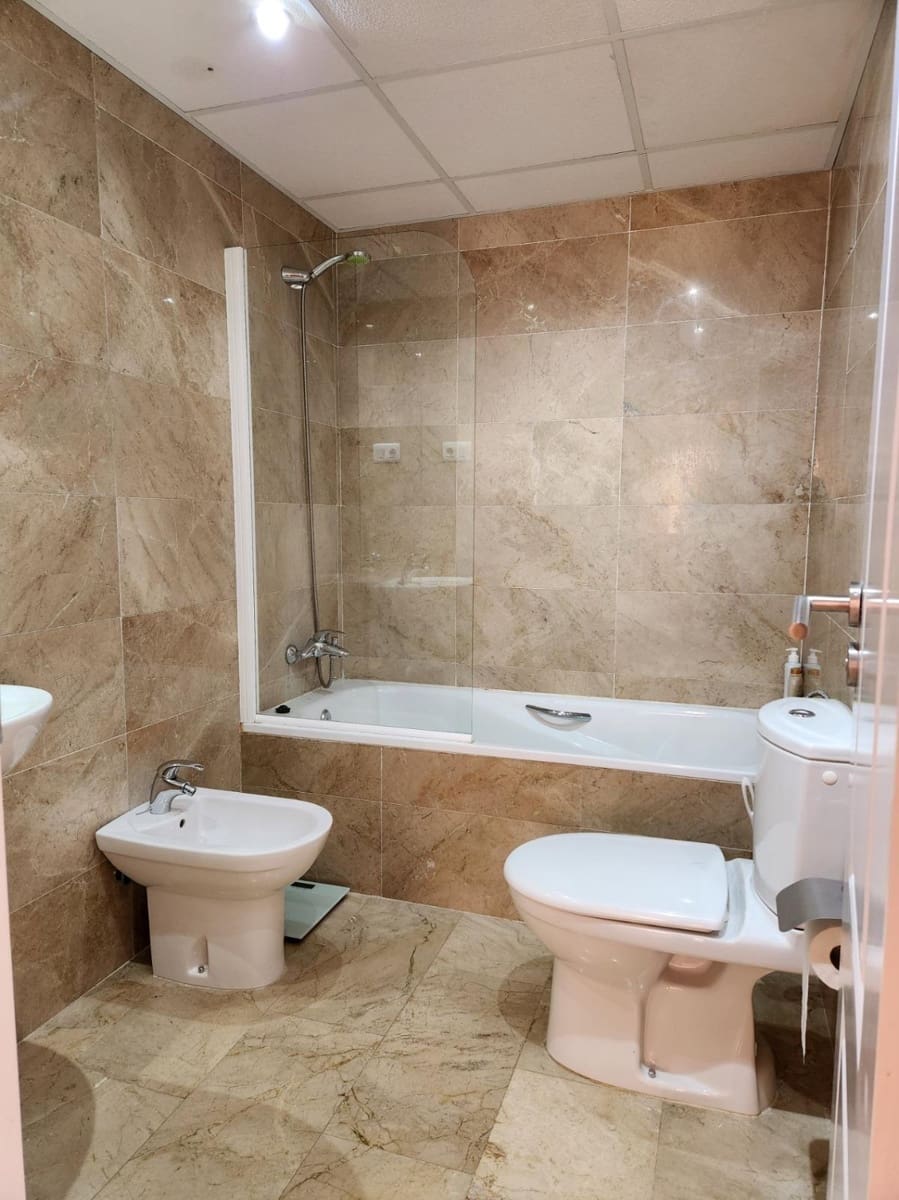 Piso de 2 habitaciones en Torrequebrada en venta con piscina garaje - 419.500 € (Ref: 9508944)