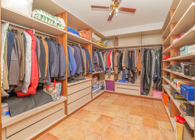 5 sovrum Villa till salu i Puerto de la Torre, Málaga stad med pool garage - 1 211 000 € (Ref: 9513482)