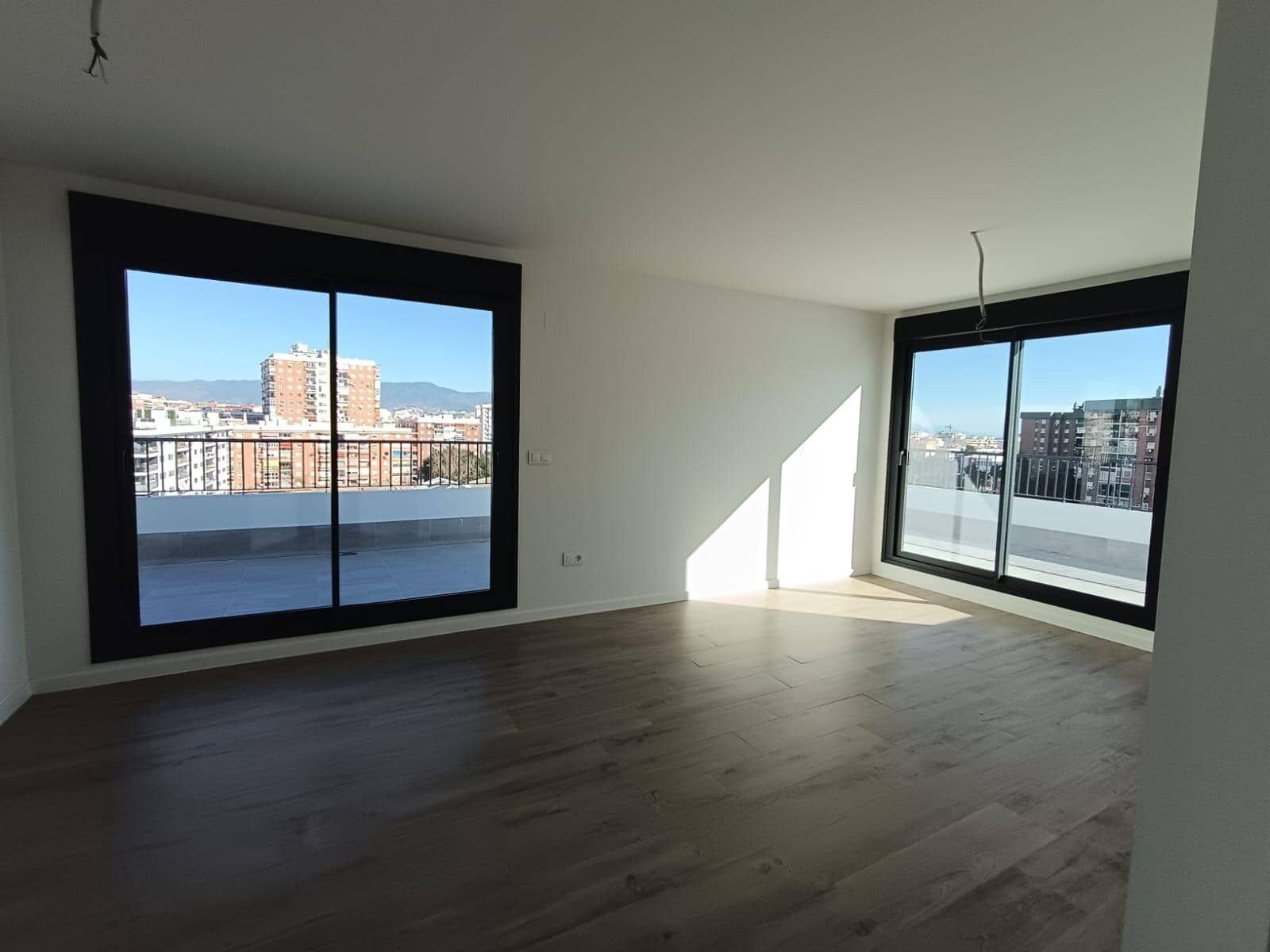 4 soveværelse Penthouse til salg i Malaga by med swimmingpool - € 850.000 (Ref: 9524391)