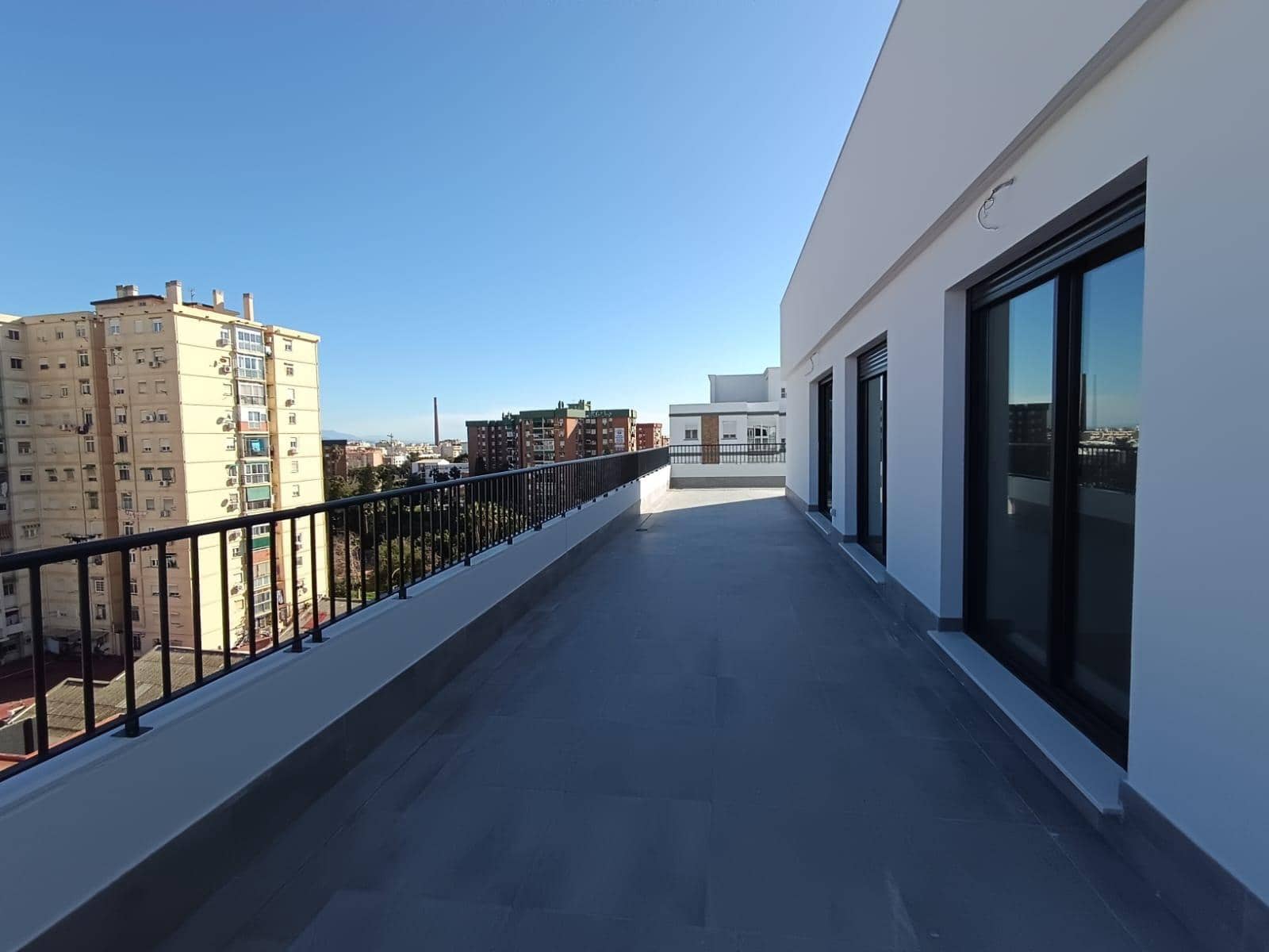 4 soveværelse Penthouse til salg i Malaga by med swimmingpool garage - € 769.000 (Ref: 9524391)