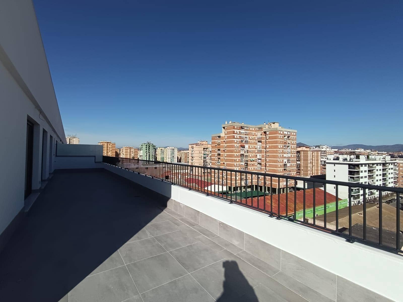 4 soveværelse Penthouse til salg i Malaga by med swimmingpool garage - € 769.000 (Ref: 9524391)