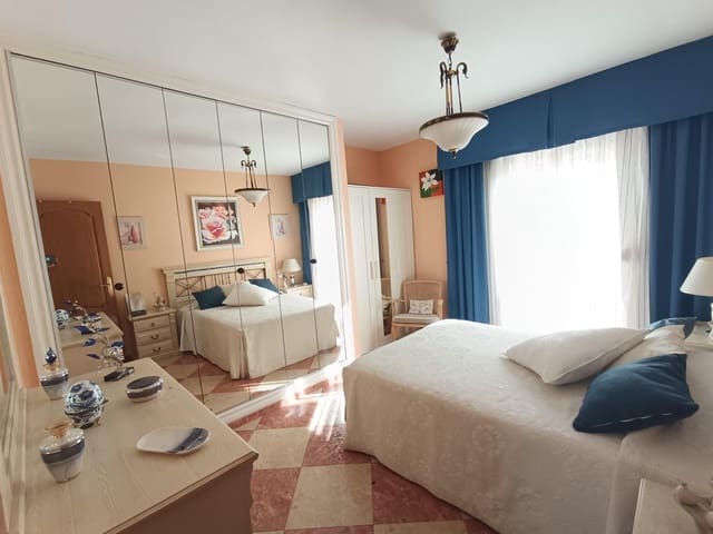 Piso de 4 habitaciones en Málaga ciudad en venta con garaje - 595.000 € (Ref: 9533825)