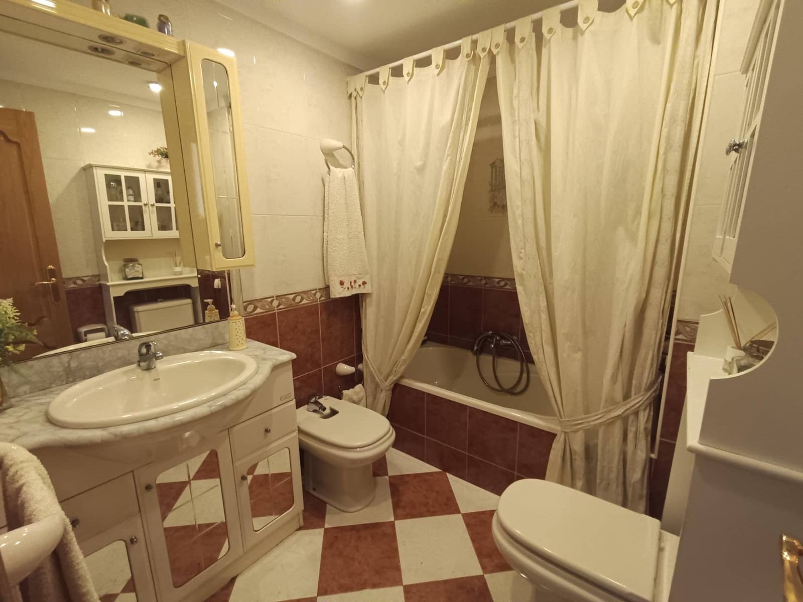 Piso de 4 habitaciones en Málaga ciudad en venta con garaje - 595.000 € (Ref: 9533825)