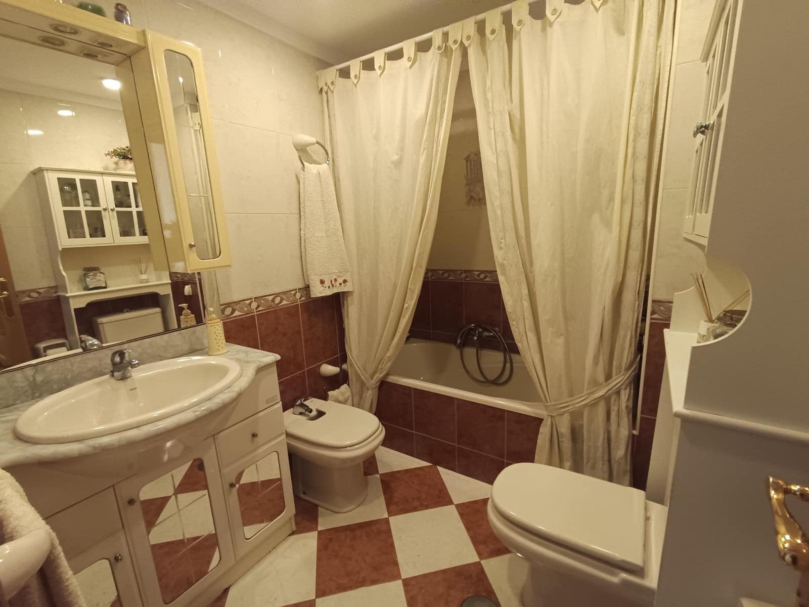 Piso de 4 habitaciones en Málaga ciudad en venta con garaje - 595.000 € (Ref: 9533825)