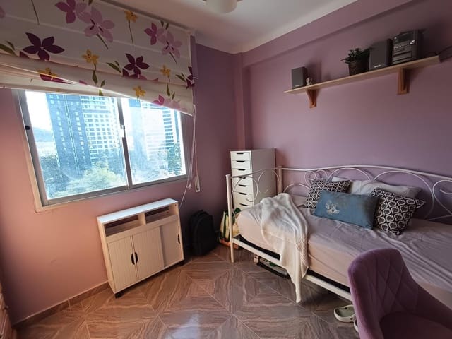 3 bedroom Flat for sale in Martiricos, Málaga city - € 320,000 (Ref: 9543732)