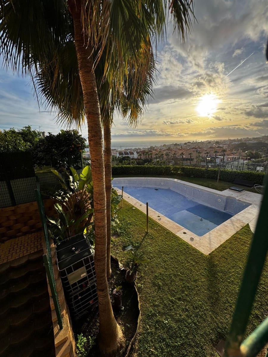 2 sypialnia Mieszkanie na sprzedaż w Rincon de la Victoria z basenem garażem - 395 000 € (Ref: 9555950)