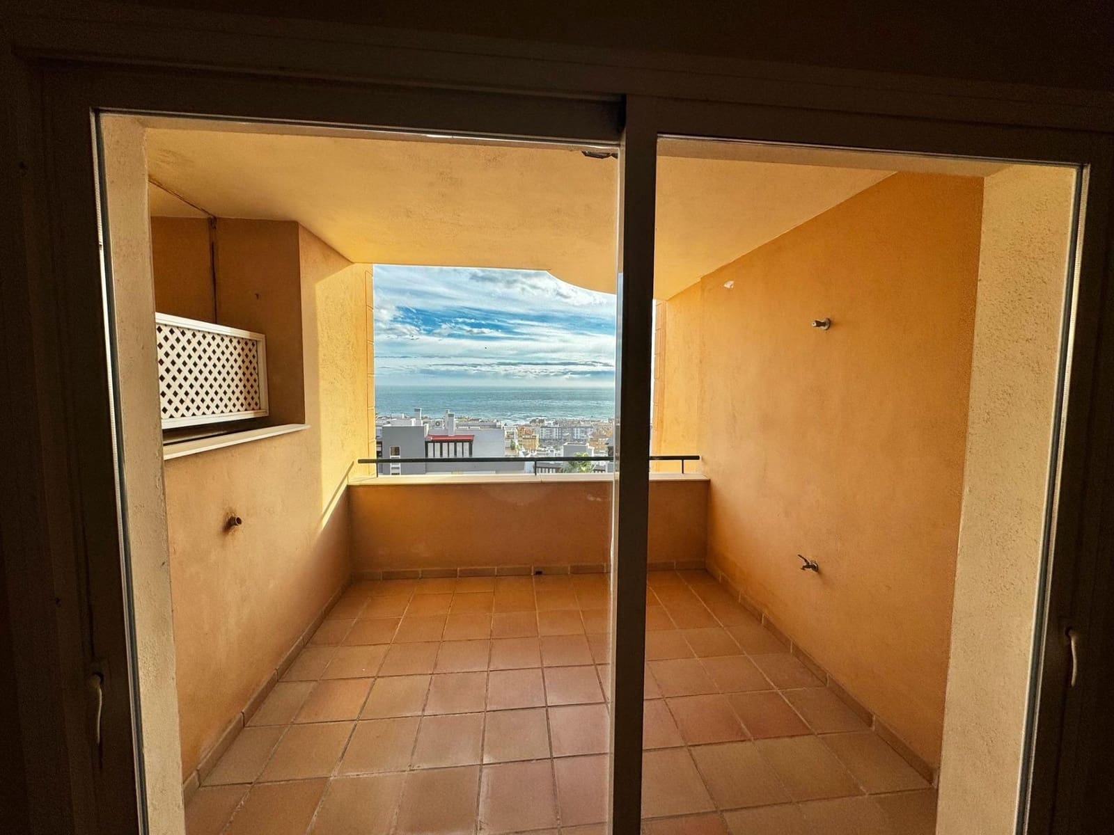 2 sypialnia Mieszkanie na sprzedaż w Rincon de la Victoria z basenem garażem - 395 000 € (Ref: 9555950)