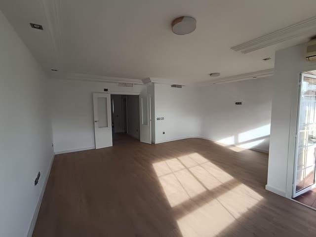 4 sovrum Takvåning till salu i Torremolinos med pool garage - 549 000 € (Ref: 9565328)