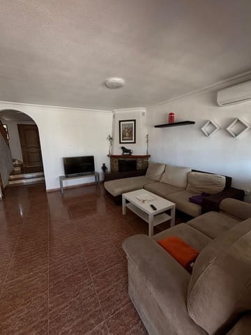 3 slaapkamer Villa te huur in Rincón de la Victoria met zwembad garage - € 1.250 (Ref: 9583586)