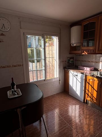 3 slaapkamer Villa te huur in Rincón de la Victoria met zwembad garage - € 1.250 (Ref: 9583586)