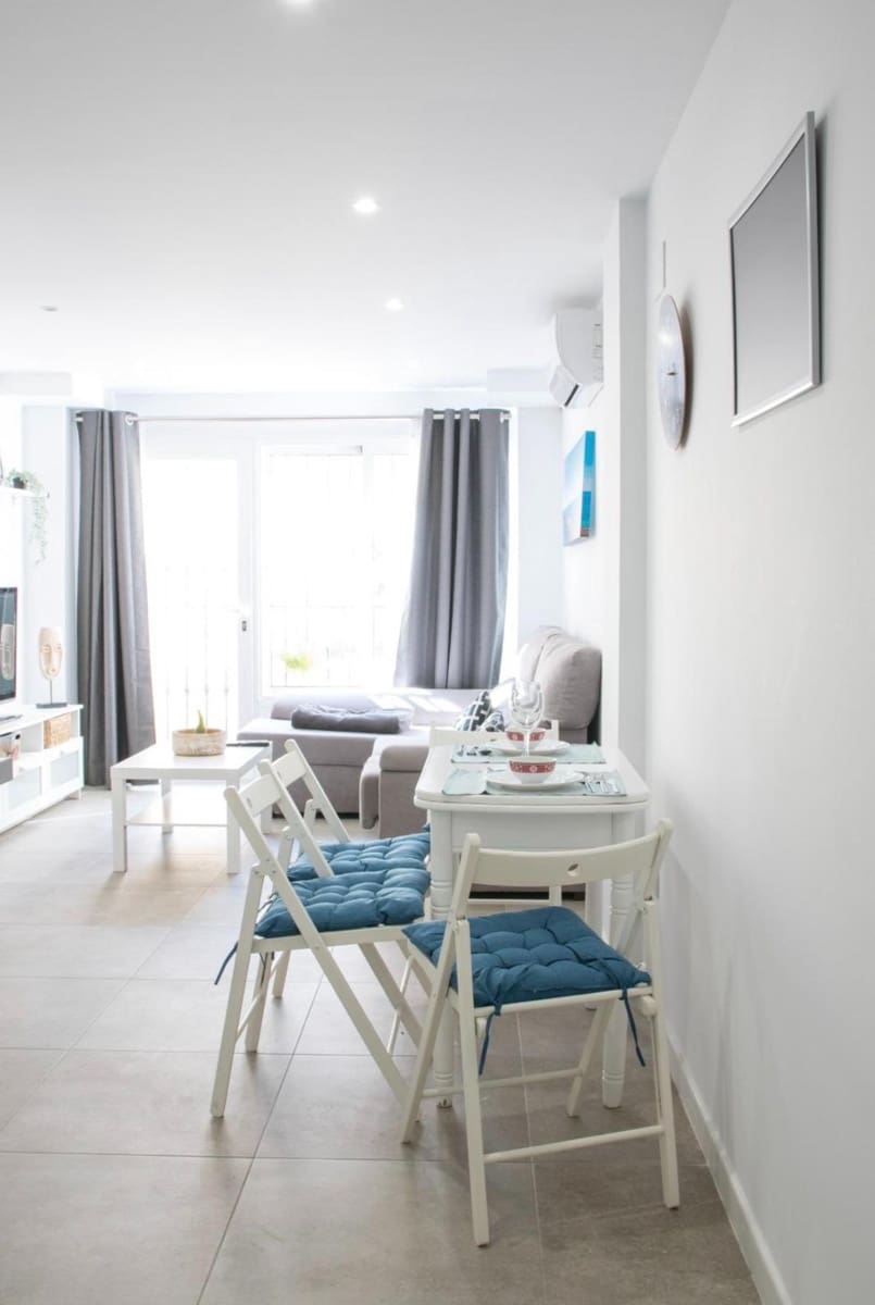 Loft til salgs i Malaga by - € 197 000 (Ref: 9622409)