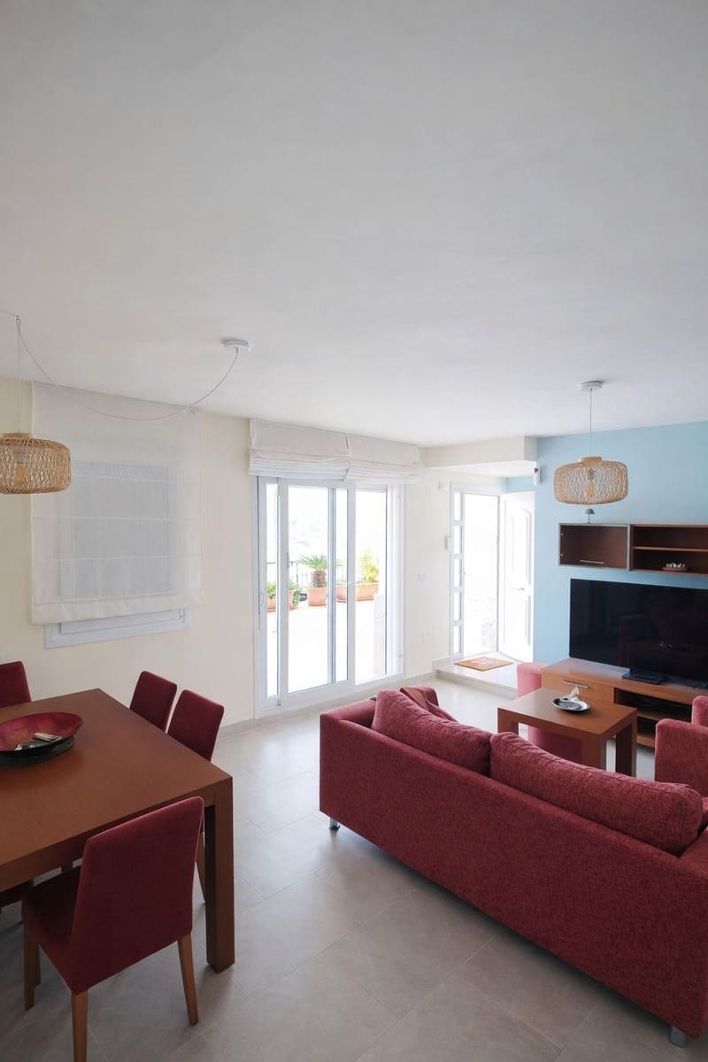 Adosado de 3 habitaciones en Almuñécar en alquiler con piscina - 1.100 € (Ref: 9645106)