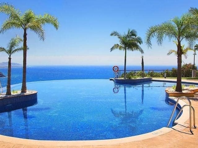 Adosado de 3 habitaciones en Almuñécar en alquiler con piscina - 1.100 € (Ref: 9645106)