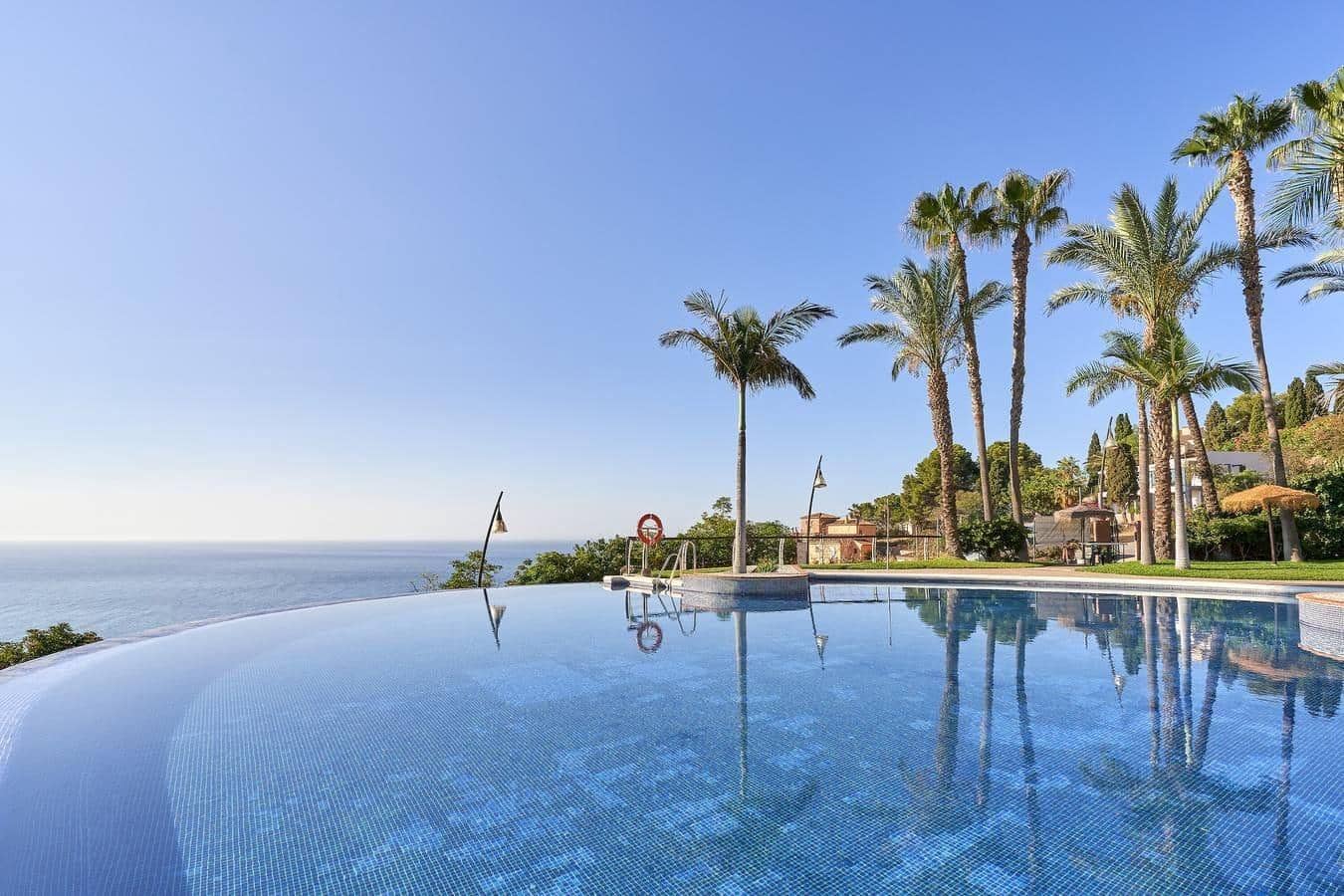 Adosado de 3 habitaciones en Almuñécar en alquiler con piscina - 1.100 € (Ref: 9645106)