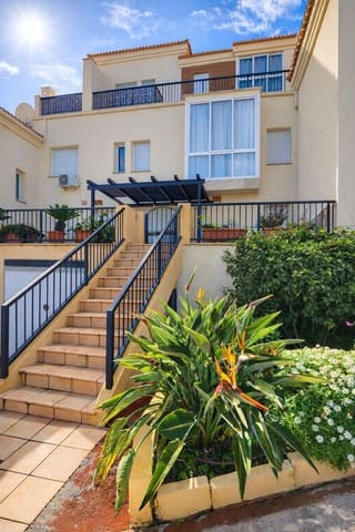 Adosado de 3 habitaciones en Almuñécar en alquiler con piscina - 1.100 € (Ref: 9645106)