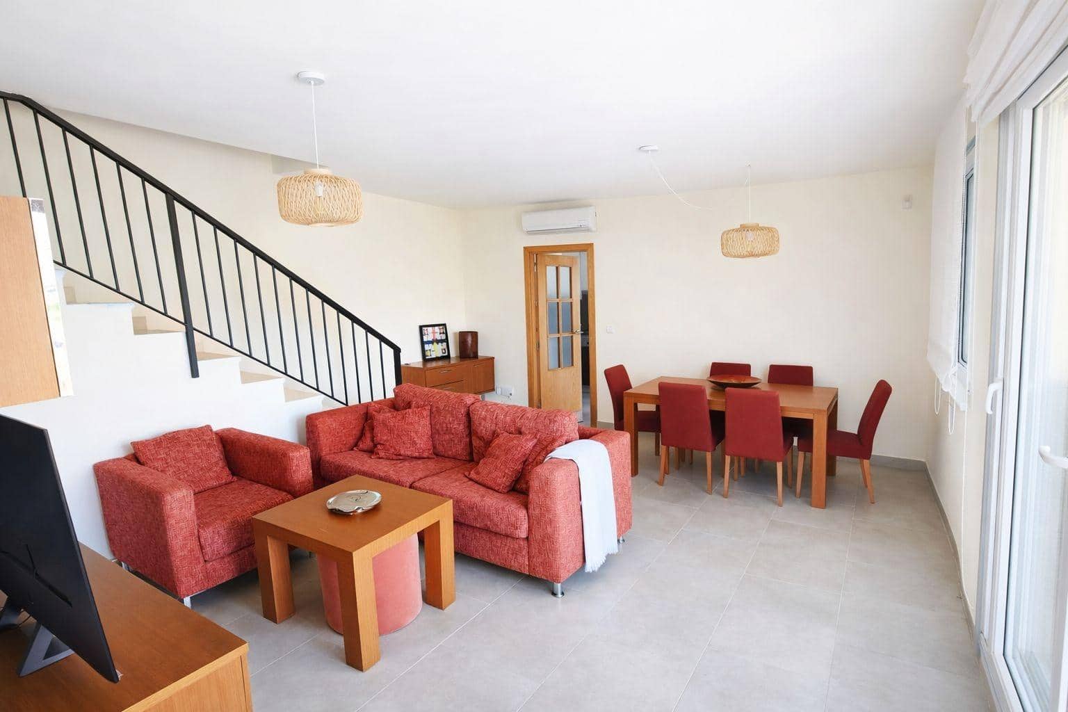 Adosado de 3 habitaciones en Almuñécar en alquiler con piscina - 1.100 € (Ref: 9645106)