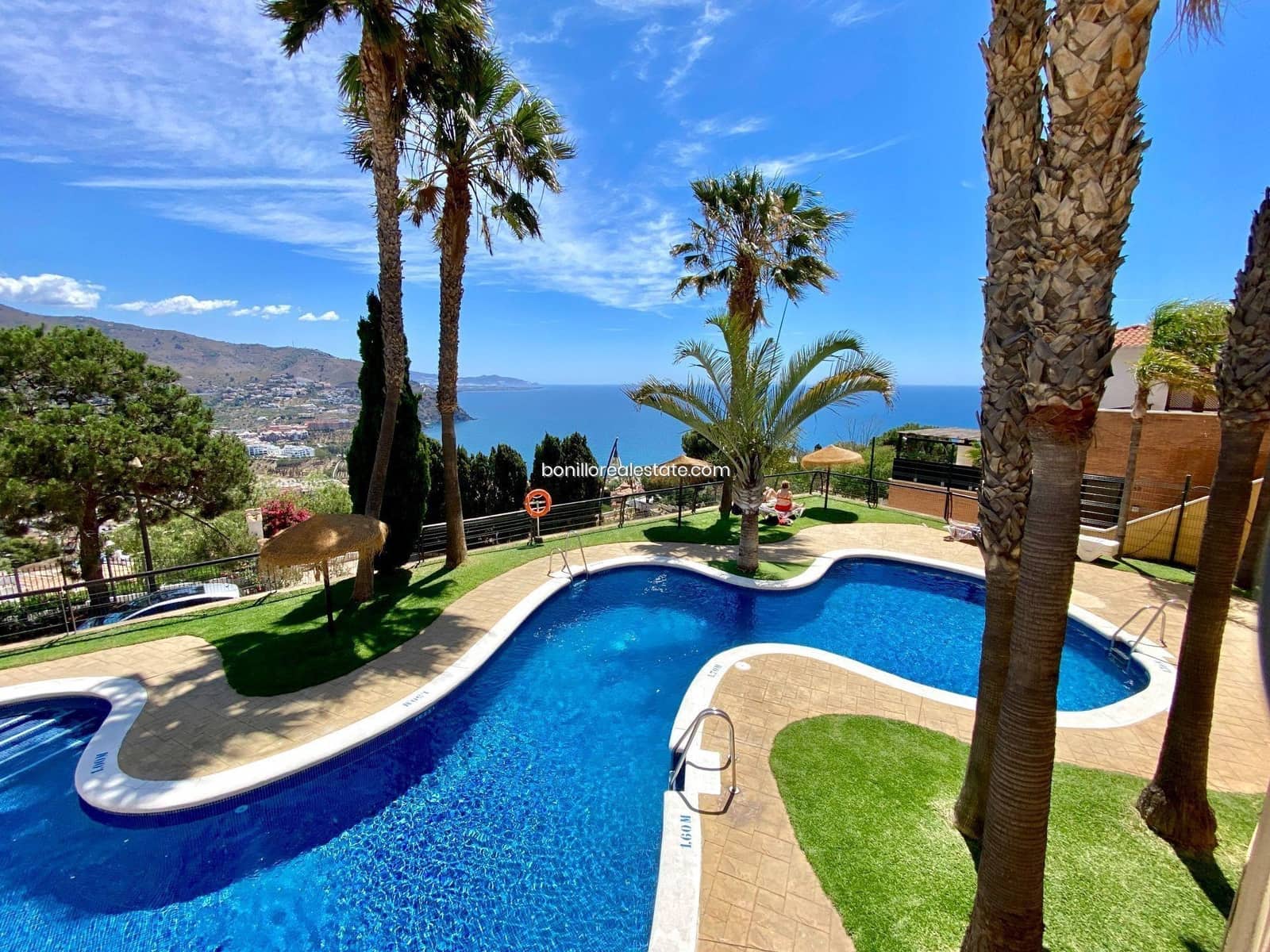 Adosado de 3 habitaciones en Almuñécar en alquiler con piscina - 1.100 € (Ref: 9645106)