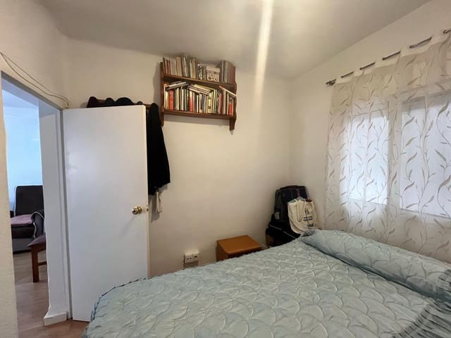 2 slaapkamer Flat te koop in Cruz de Humilladero, Málaga stad - € 189.500 (Ref: 9648237)