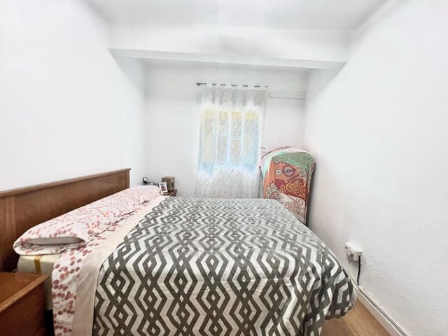 2 slaapkamer Flat te koop in Cruz de Humilladero, Málaga stad - € 189.500 (Ref: 9648237)