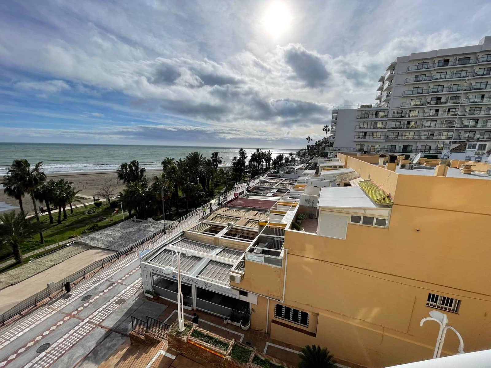 Piso de 2 habitaciones en Benalmádena en venta con garaje - 450.000 € (Ref: 9648238)