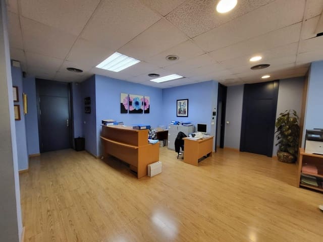 4 makuuhuone Kaupallinen vuokrattavana paikassa Málaga kaupunki - 2 750 € (Ref: 9656174)