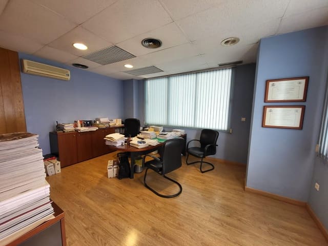 4 makuuhuone Kaupallinen vuokrattavana paikassa Málaga kaupunki - 2 750 € (Ref: 9656174)