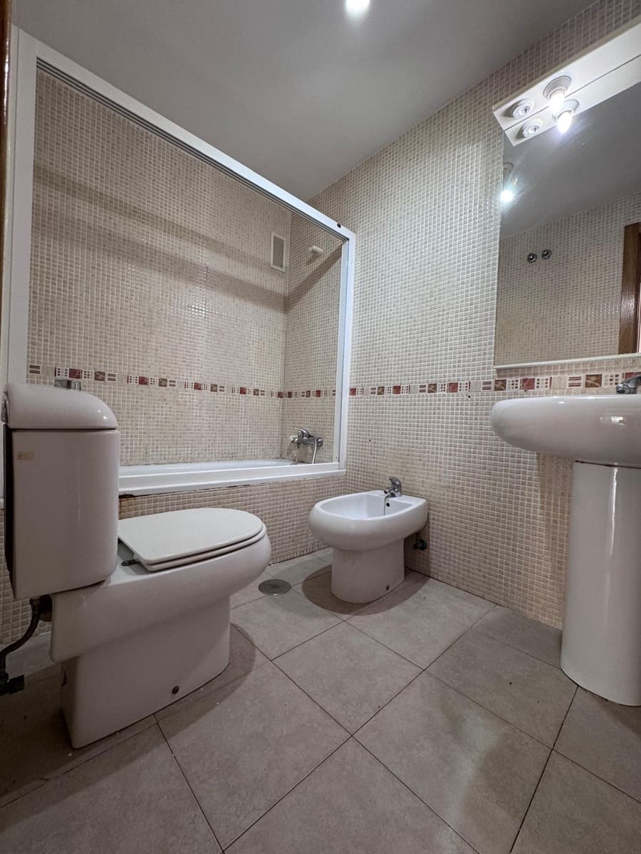 3 bedroom Flat for sale in Fuengirola with garage - € 350,000 (Ref: 9656175)