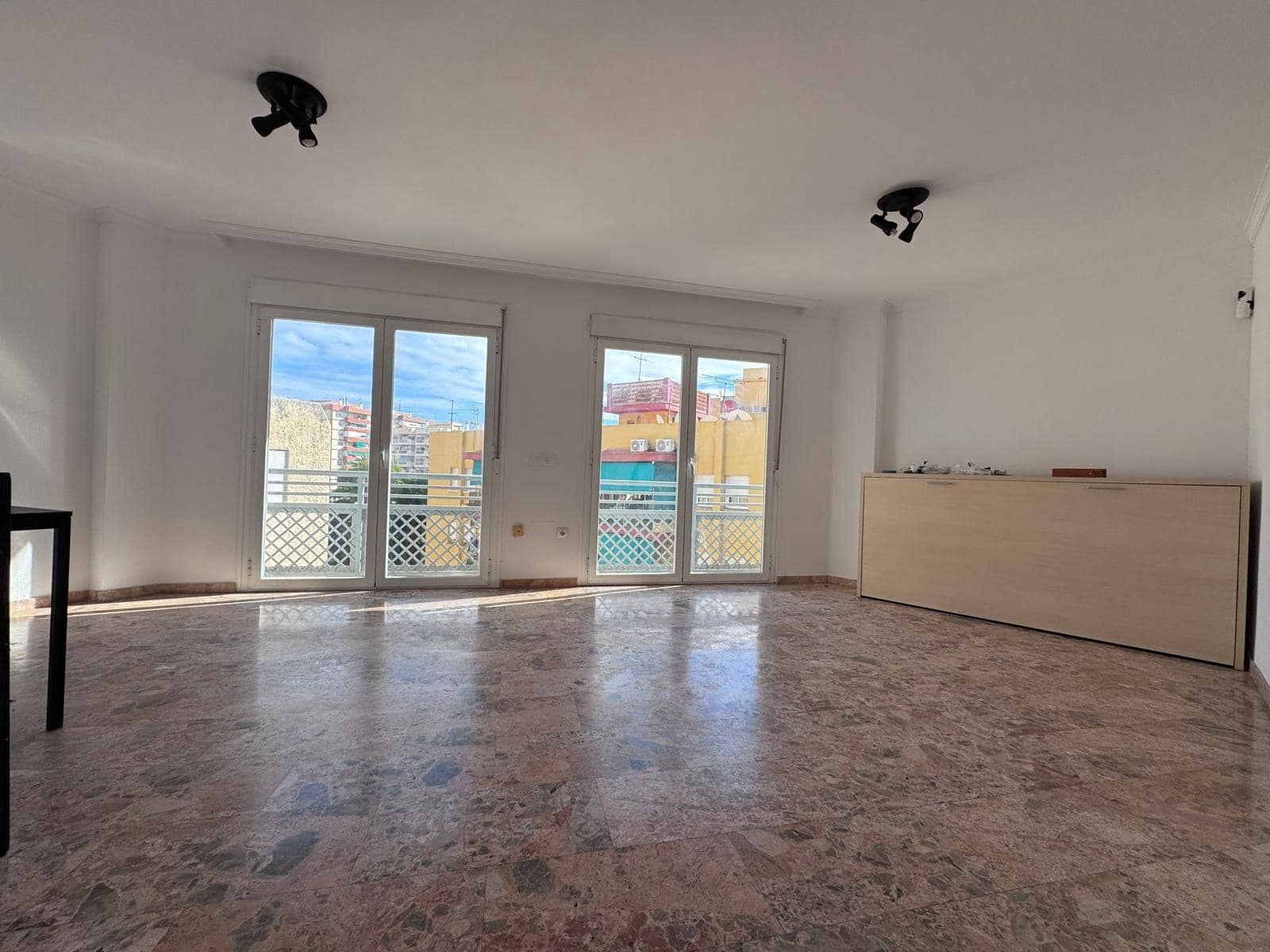 3 bedroom Flat for sale in Fuengirola with garage - € 350,000 (Ref: 9656175)