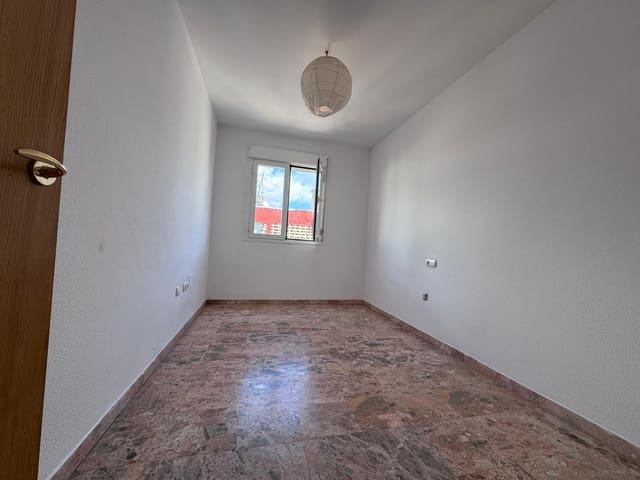 3 bedroom Flat for sale in Fuengirola with garage - € 350,000 (Ref: 9656175)