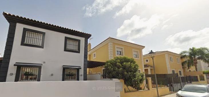 3 bedroom Villa for sale in Alhaurin de la Torre - € 620,000 (Ref: 9674305)