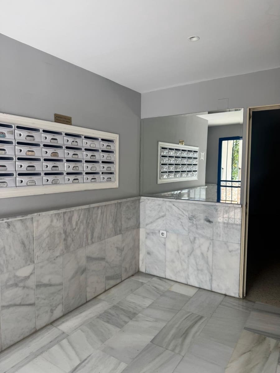 3 slaapkamer Flat te koop in Las Lagunas de Mijas met garage - € 280.000 (Ref: 9679927)