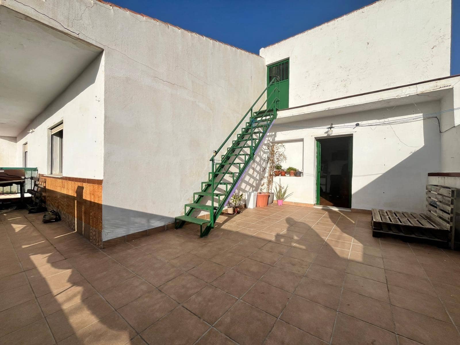 4 slaapkamer Villa te koop in Malaga stad - € 370.000 (Ref: 9712047)