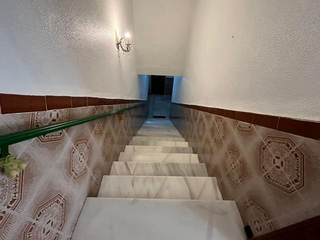 4 sovrum Villa till salu i Málaga stad - 365 000 € (Ref: 9712047)