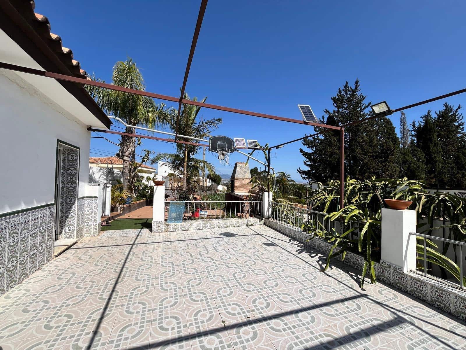 4 bedroom Villa for sale in Alhaurin de la Torre with pool - € 550,000 (Ref: 9712051)