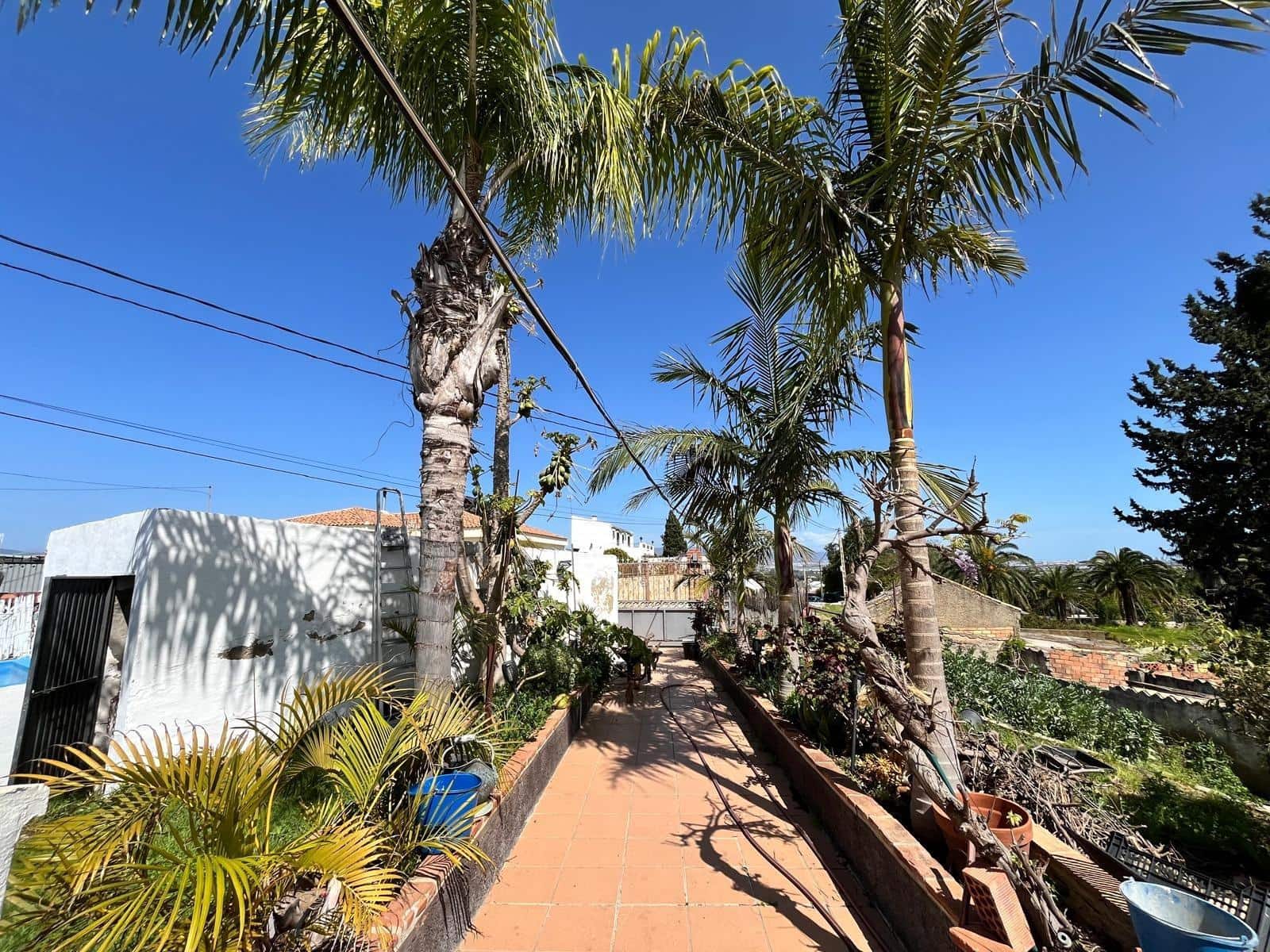 4 bedroom Villa for sale in Alhaurin de la Torre with pool - € 550,000 (Ref: 9712051)