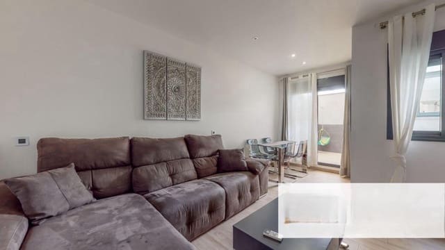 Piso de 4 habitaciones en Cártama en venta - 259.000 € (Ref: 9714993)