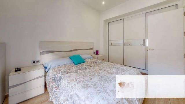 Piso de 4 habitaciones en Cártama en venta - 259.000 € (Ref: 9714993)