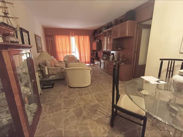 4 bedroom Flat for sale in Santa Paula, Málaga city with garage - € 490,000 (Ref: 9720035)