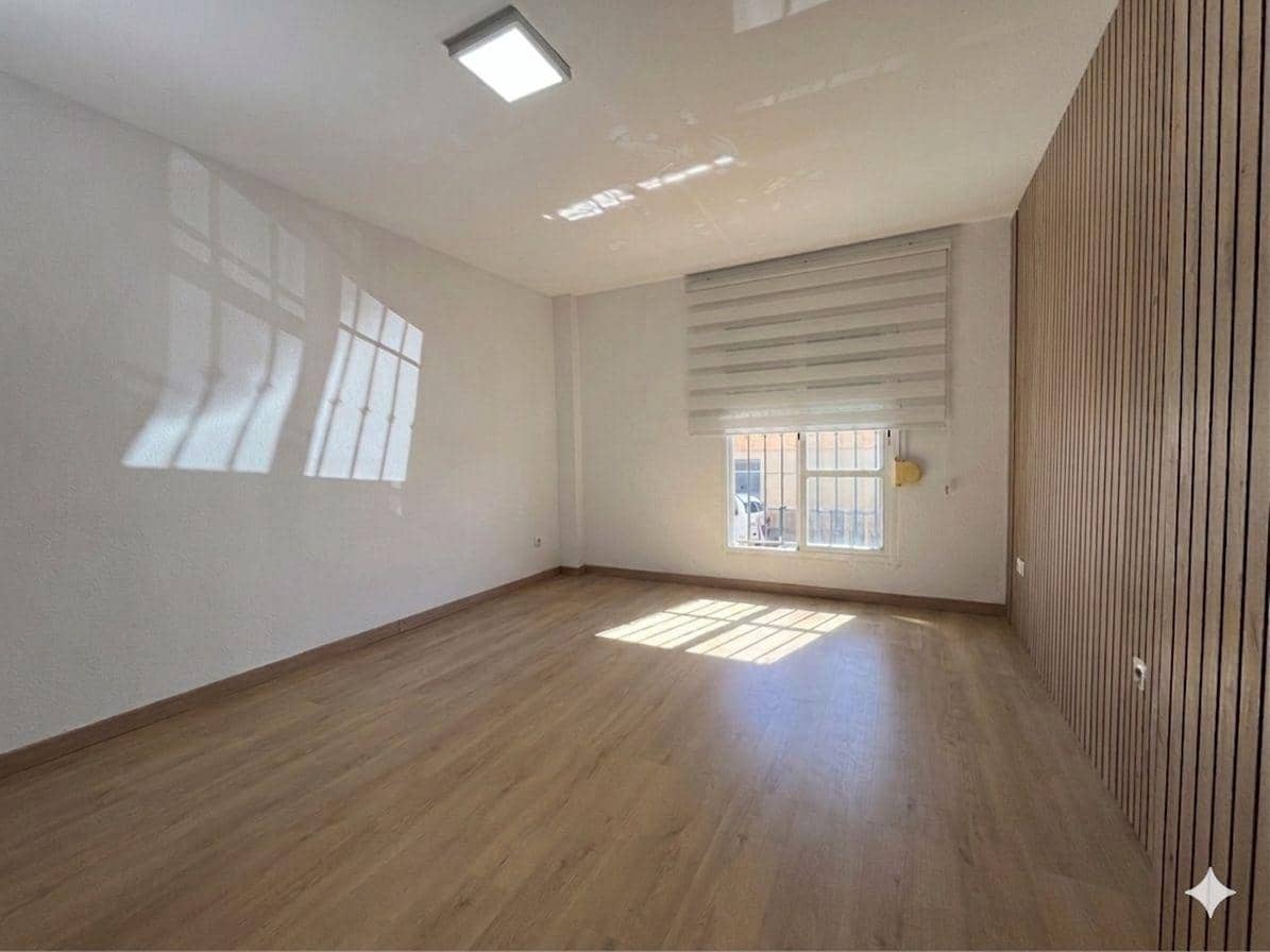 2 bedroom Flat for sale in Alhaurin de la Torre - € 266,000 (Ref: 9732206)