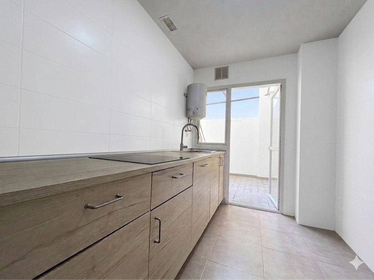 2 bedroom Flat for sale in Alhaurin de la Torre - € 266,000 (Ref: 9732206)