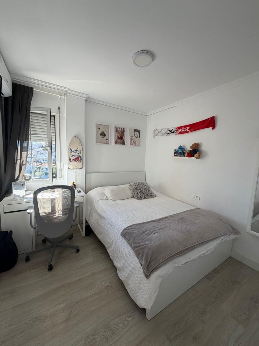 3 makuuhuone Asunto myytävänä paikassa Rincon de la Victoria mukana uima-altaan 
autotalli - 380 000 € (Ref: 9752117)