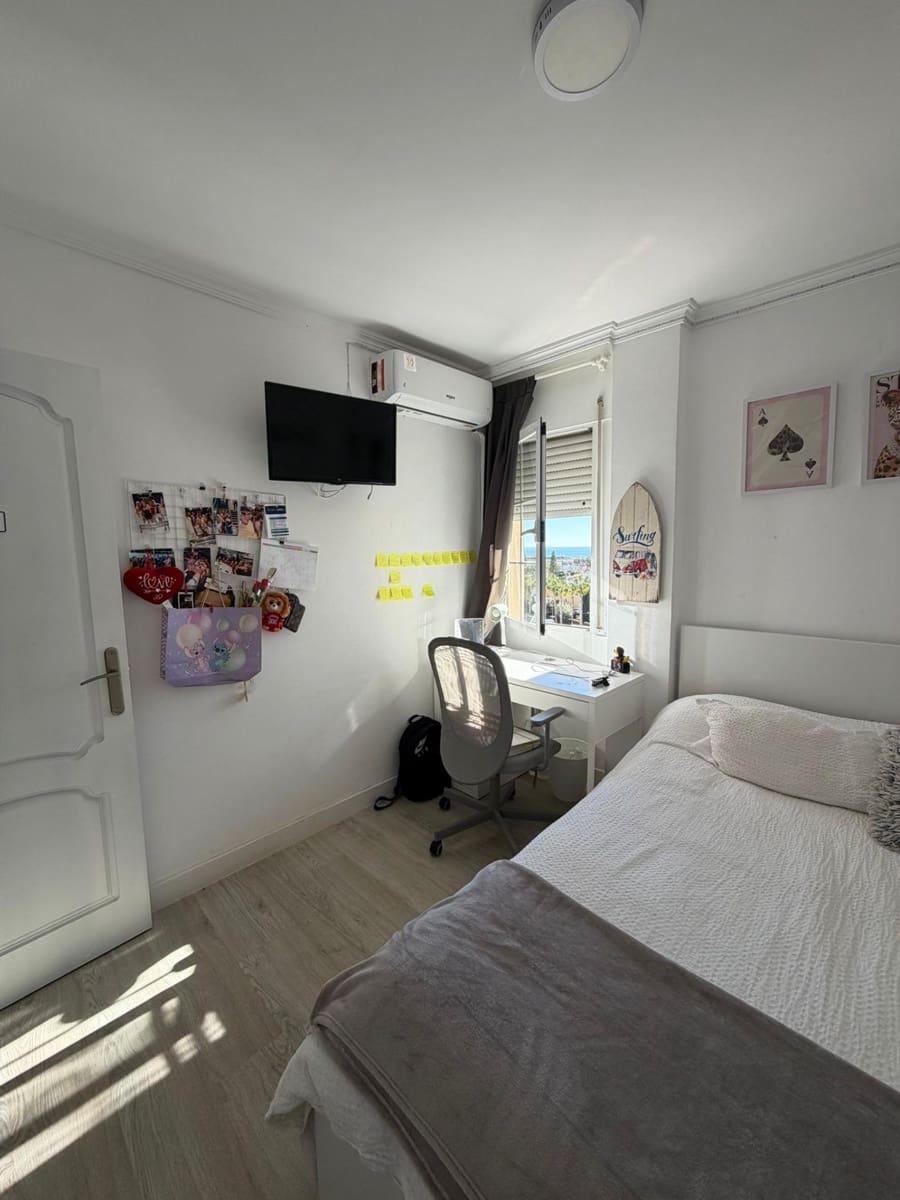 3 makuuhuone Asunto myytävänä paikassa Rincon de la Victoria mukana uima-altaan 
autotalli - 380 000 € (Ref: 9752117)