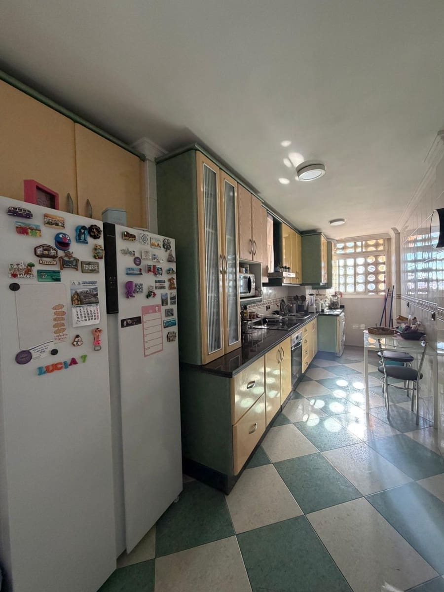 3 makuuhuone Asunto myytävänä paikassa Rincon de la Victoria mukana uima-altaan 
autotalli - 380 000 € (Ref: 9752117)