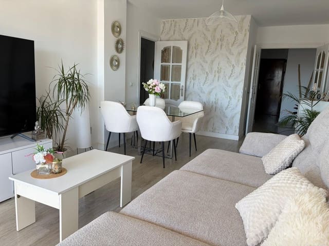 3 makuuhuone Asunto myytävänä paikassa Rincón de la Victoria mukana uima-altaan 
autotalli - 380 000 € (Ref: 9752117)